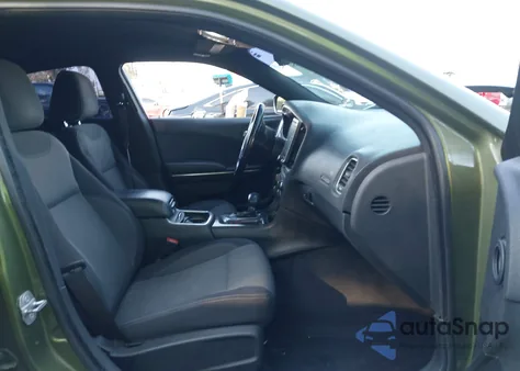 2015 Dodge Charger Se z USA, uszkodzony, nr VIN 2C3CDXBG8FH737816